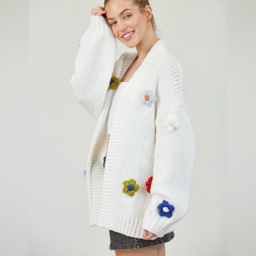 New Chunky White/Ivory With Flower Embroidered Cardigan Sweate…